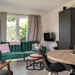 Nice Home In Heinkenszand With Wifi
